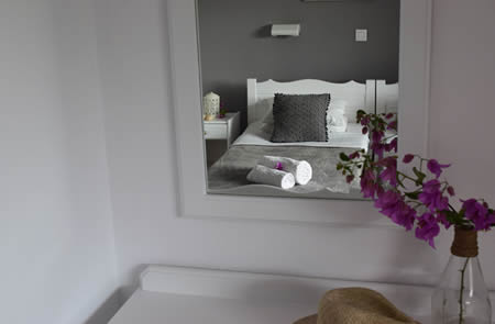 Kalimera Studios & Apartments