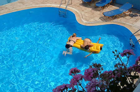 Kalimera Studios & Apartments